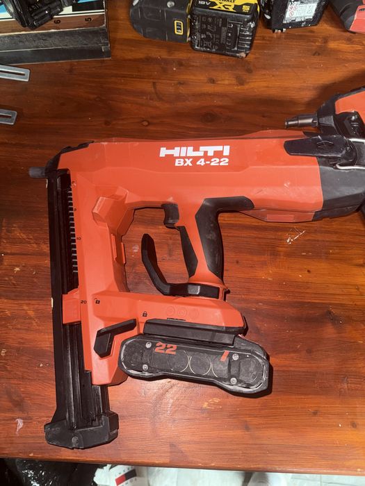 Pistol de cuie hilti