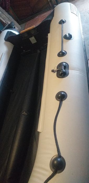 Лодка Ривьера 3200