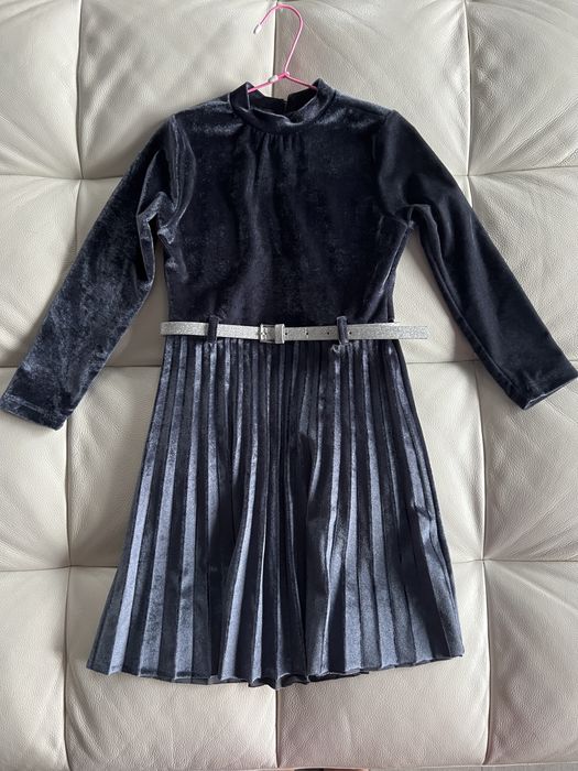 Rochita catifea marimea 6-7 ani( 116-122)