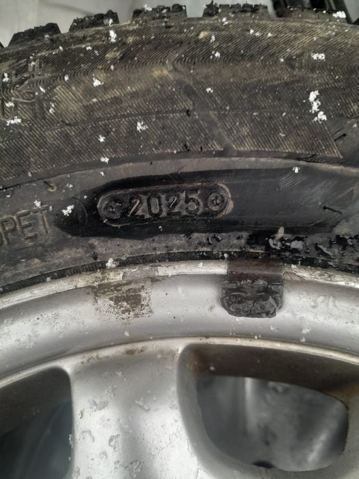 Продам шины комплект