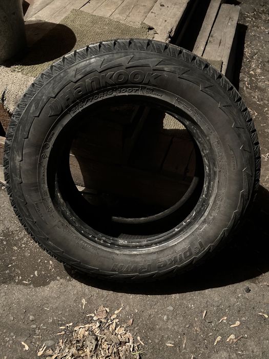Hankook 215/70R16