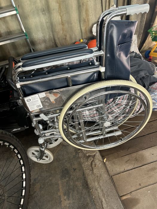 Продам инвалидную каляску