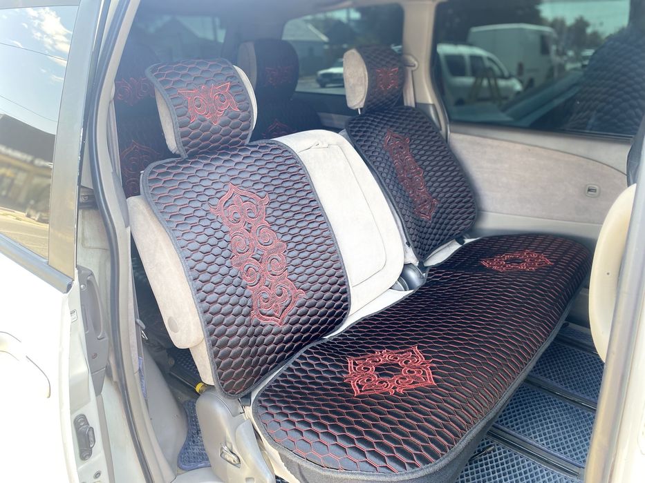 Тайота Естима