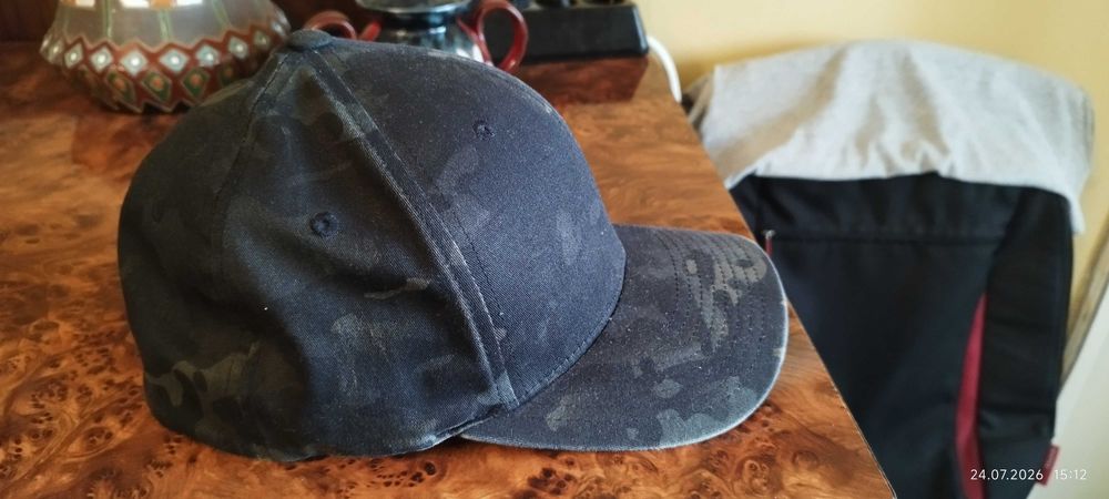 Продавам шапка Flexfit - L-XL