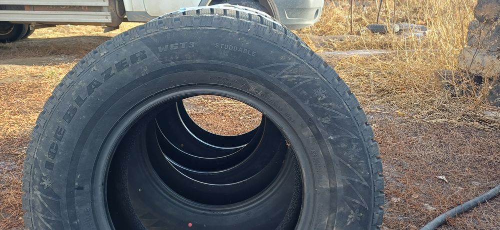 Продаются новые зимние шины с шипами