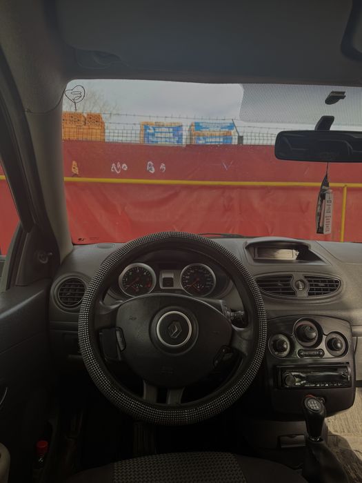 Vând Renault clio în stare foarte bună