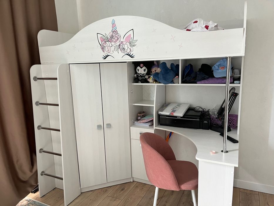 Кровать детский со шкафом и столом