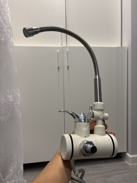 Смеситель проточный с нагревателем / смеситель водонагреватель