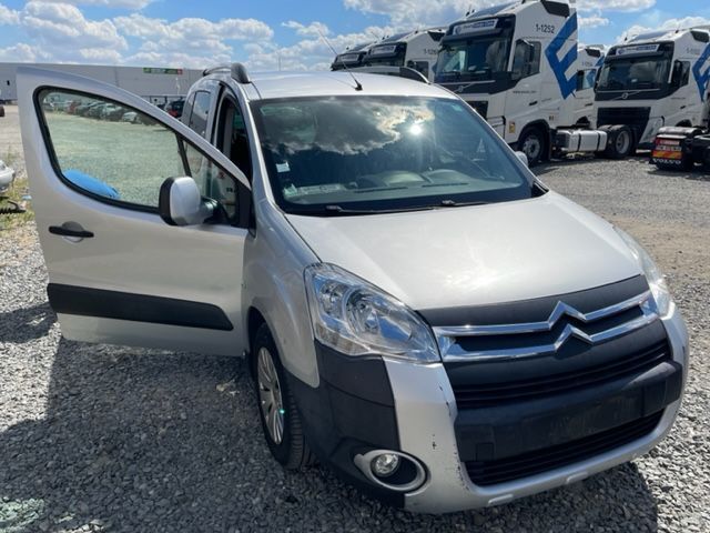 Dezmembrez Citroen Berlingo 1.6 HDI