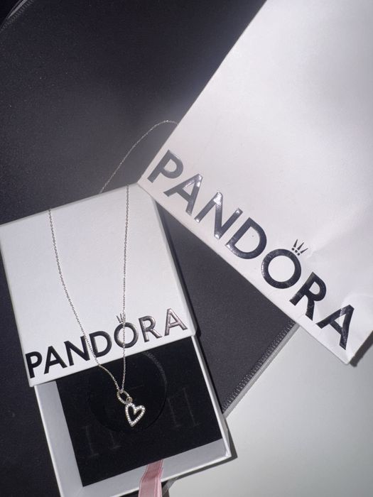 Автентично Pandora колие с блестящо сърце сребро