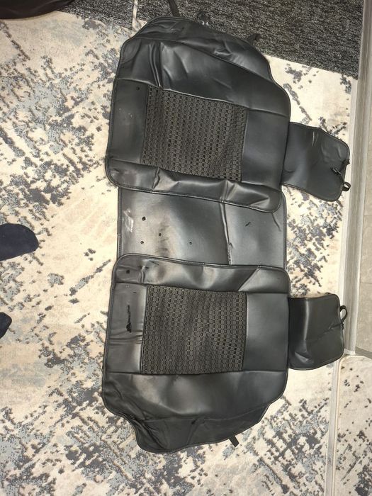 Продам чехол Универсальный подойдёт на все машины GM.