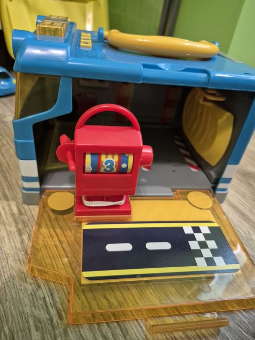 Пееща играчка Бензиностанция +количка