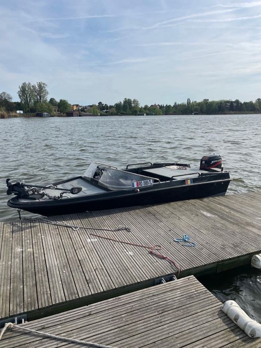 Barca spinning 5m+peridoc 900kg+motor Mercury 40/sonar/baterie/motir electric