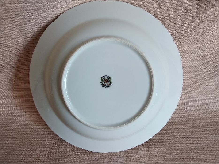 Большие суповые тарелки