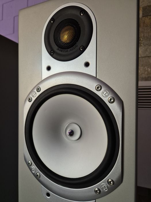 Monitor audio silver RS8