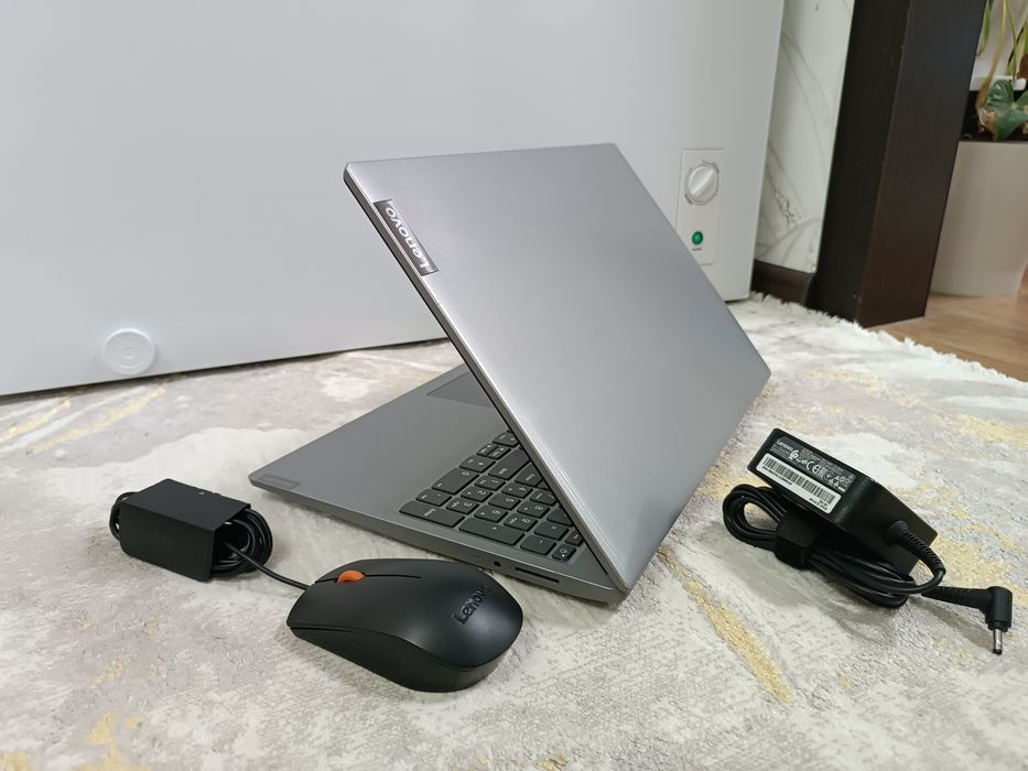 Notebook Lenovo RYZEN 3