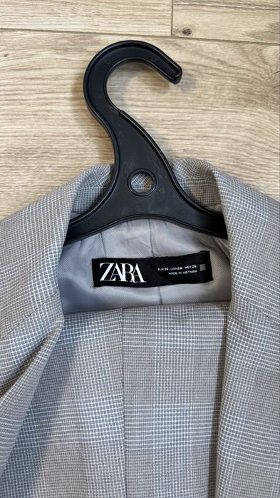 Продам серо-голубой костюм Zara