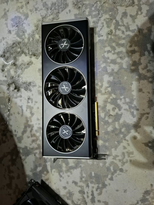 Vand placa video rx 6700 xt 12 gb ram