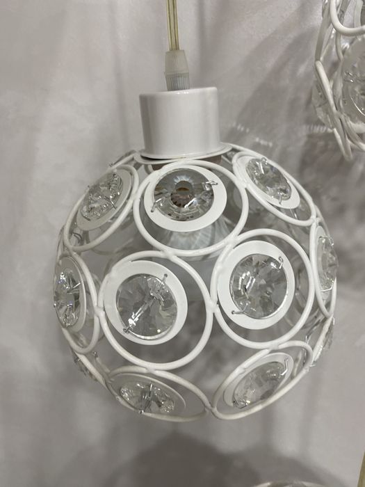 Люстра белая