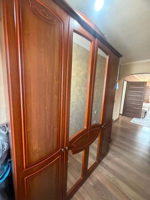 Продам спальный гарнитур