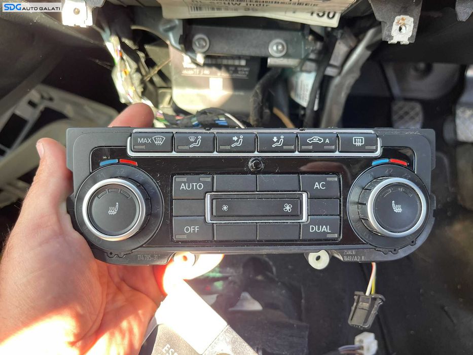 Climatronic Panou Comanda AC Aer Conditionat Clima cu Incalzire Scaune Volkswagen Passat B6 2005 - 2010 Cod 5K0907044BT [C6533]