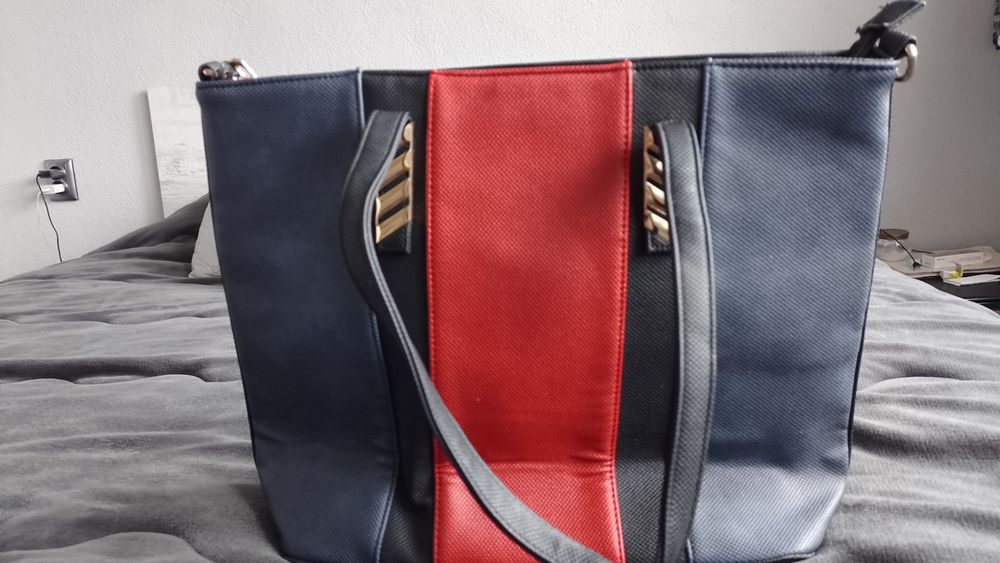 Елегантни дамски чанти