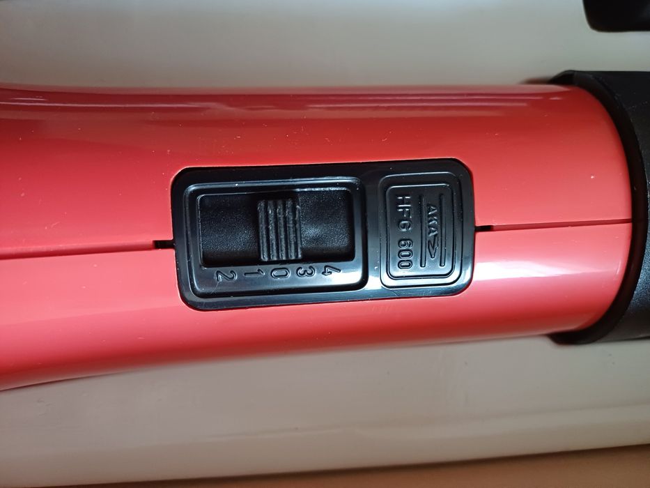 Сешоар-комплект с маша,четки и гребени за издухване