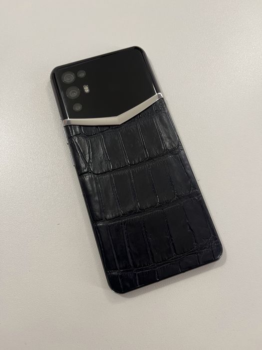 Телефон Vertu iVertu 5G с крокодилска кожа