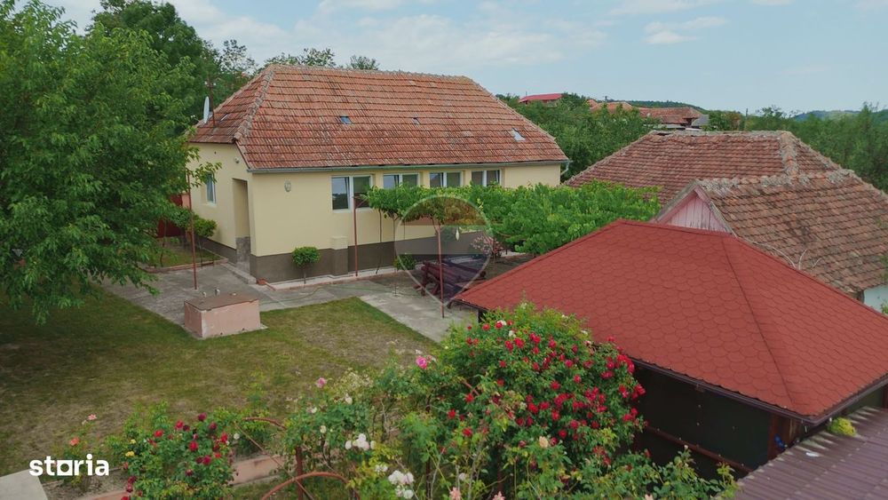 Casă cu 3 camere, complet renovată, teren 8.788 mp, Forosig