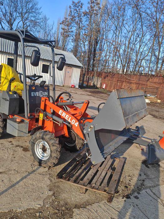 Lukton EREL 04 Buldo incarcator frontal stivuitor