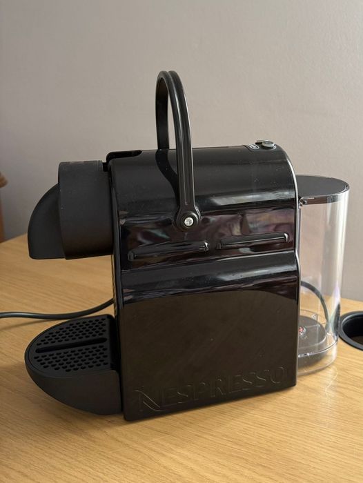 Espressor Nespresso Inissia Negru – ca nou