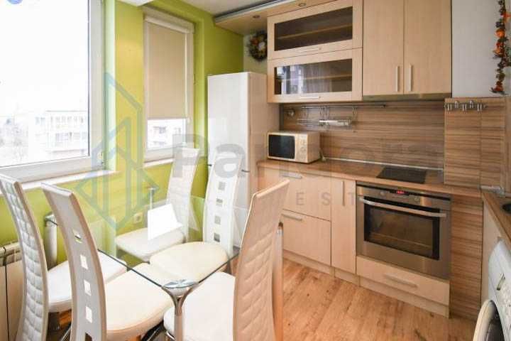 Тристаен апартамент под наем в кв. Студентски град