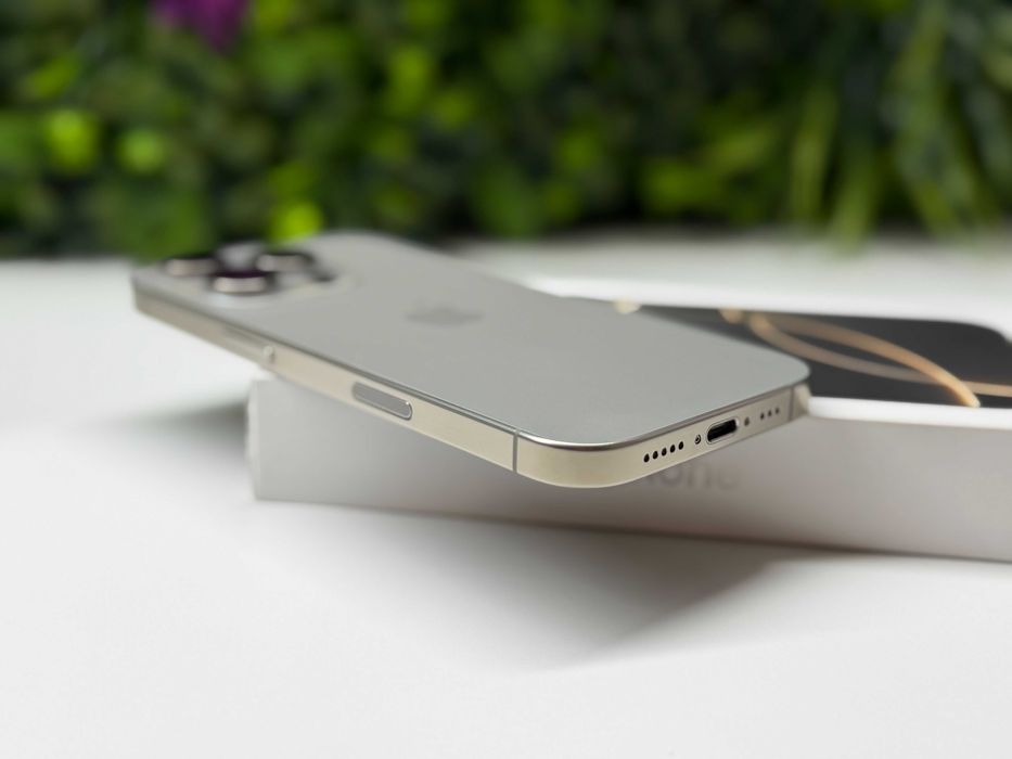 iPhone 16 Pro 256GB Natural Titanium