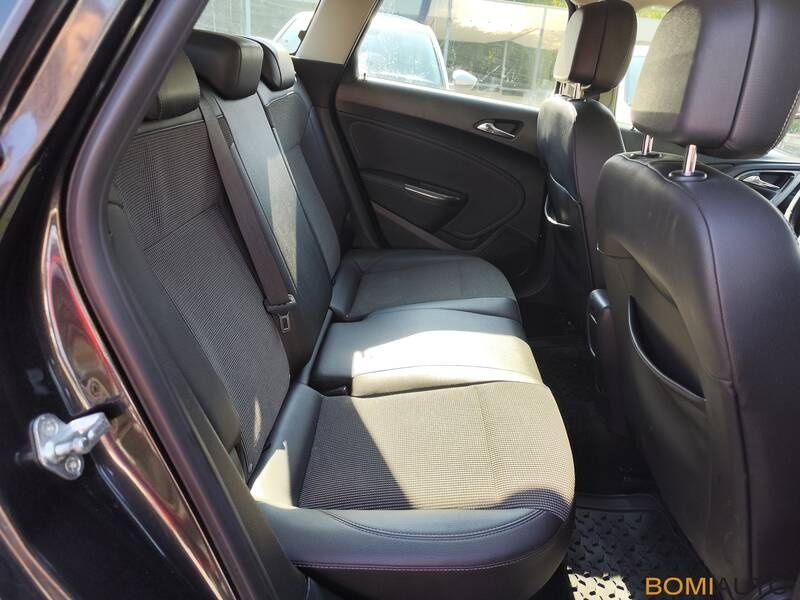 Отличен - Opel Astra Sports Tourer 1.7 Ръчна