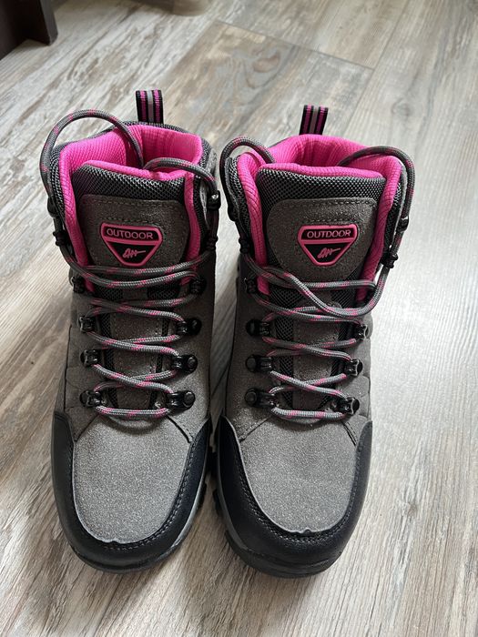 Туристически обувки