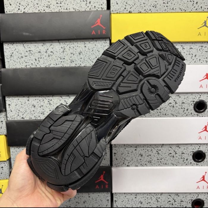 Balenciaga Runner LED