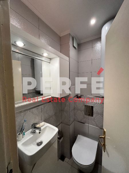 Продава се Тристаен апартамент в Бургас, Възраждане - 100 кв.м за 2300 €/кв.м - Снимка #8