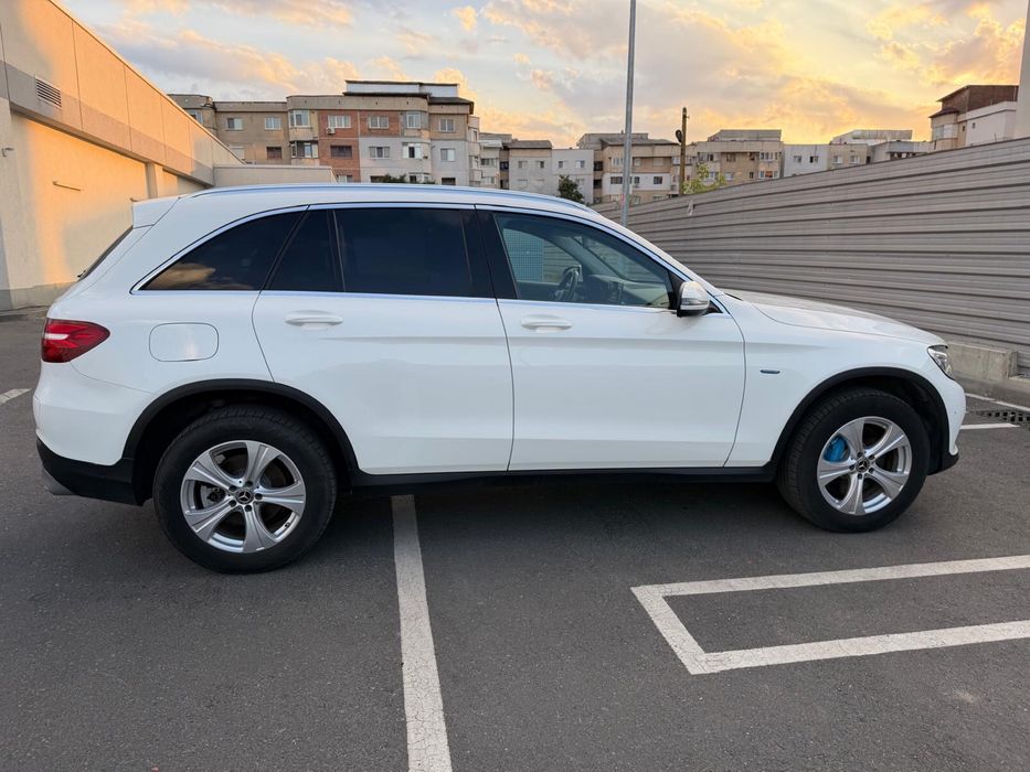 Mercedes-Benz GLC 350e Plug-in Hybrid 7G-TRONIC PLUS 4MATIC