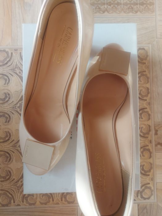 Туфли на каблуке