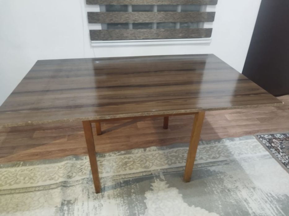 Продам кухонный стол за символическую цену