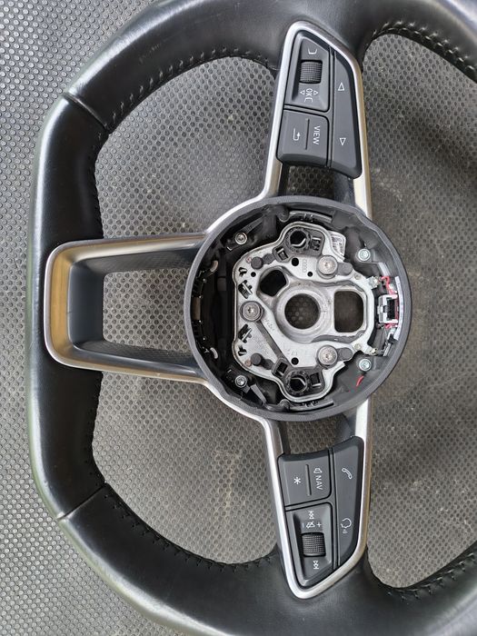 Volan Audi TT TTS RS Mk3 8S 8S0419091T