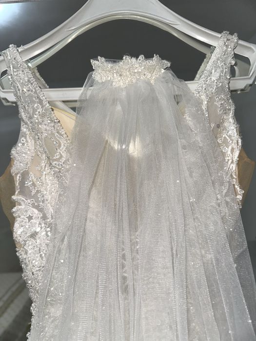 Булчинска рокля от коприна - стилна и много удобна