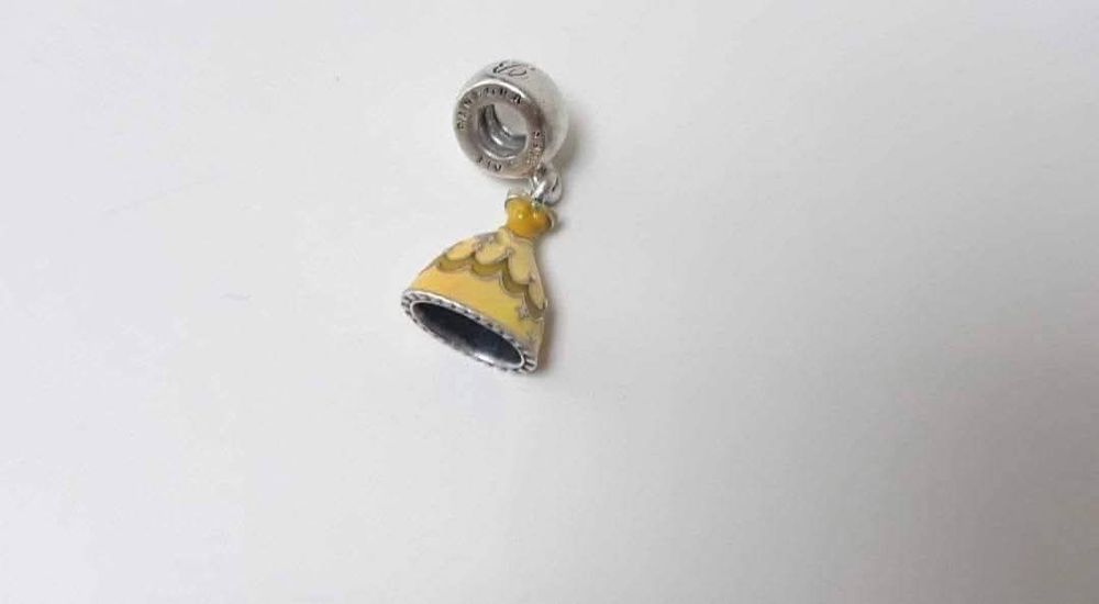 Talisman tip pandantiv, Pandora, Disney, rochia Bellei