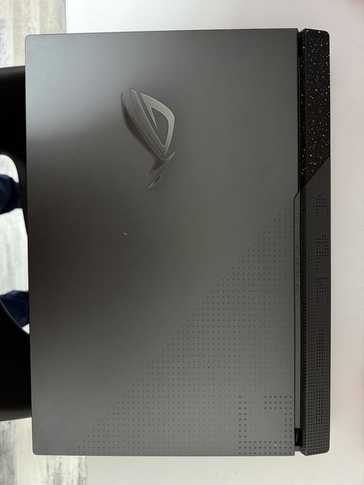 Asus ROG Strix G713RW