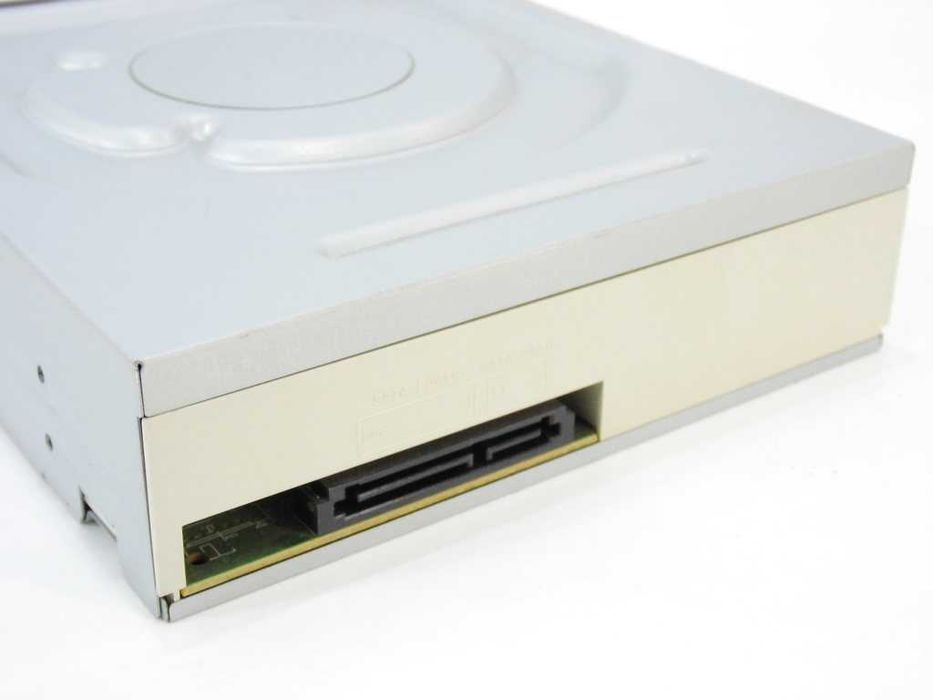 DVD-RW ASUS в хорошем состоянии и отлично работает.