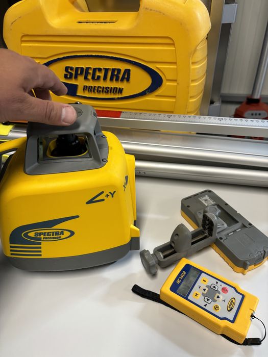 Spectra 1425 Nivela laser canalizare cu panta inclinatii topcon hilti leica