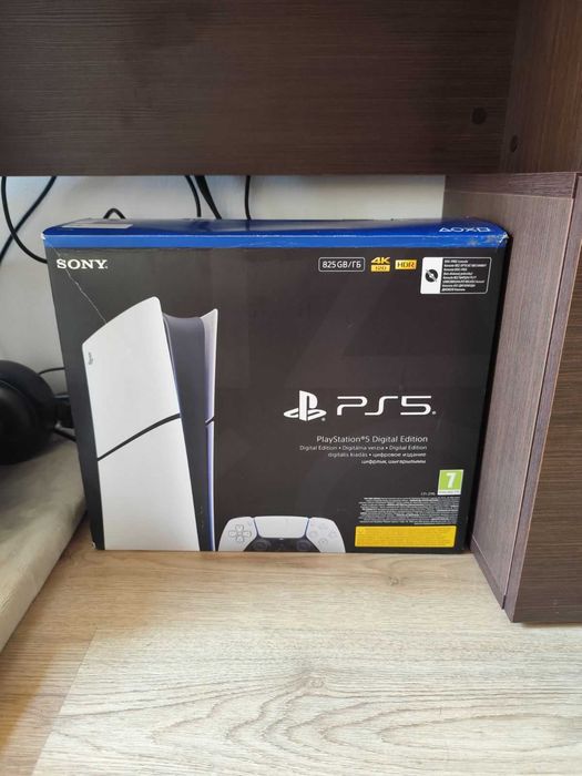 PS5 + FC26 в безупречно състояние