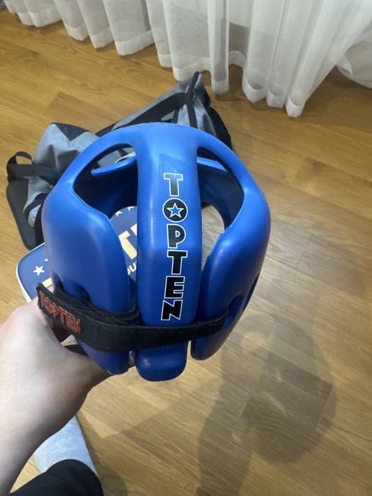 Шлем топтен синего цвета