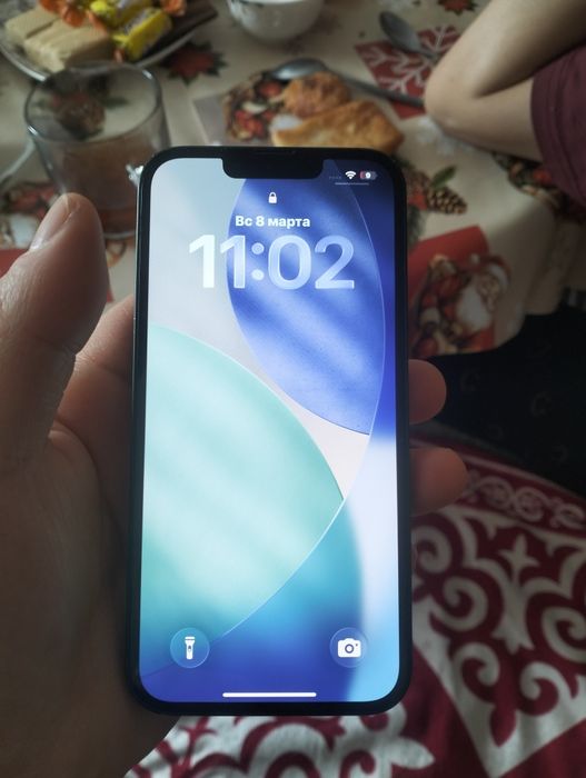 Срочно продам айфон 13
