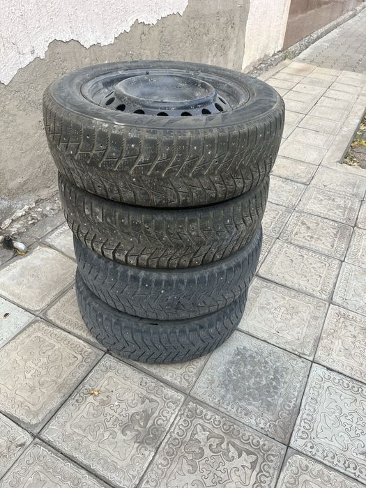 Зимняя резина в сборе на 15